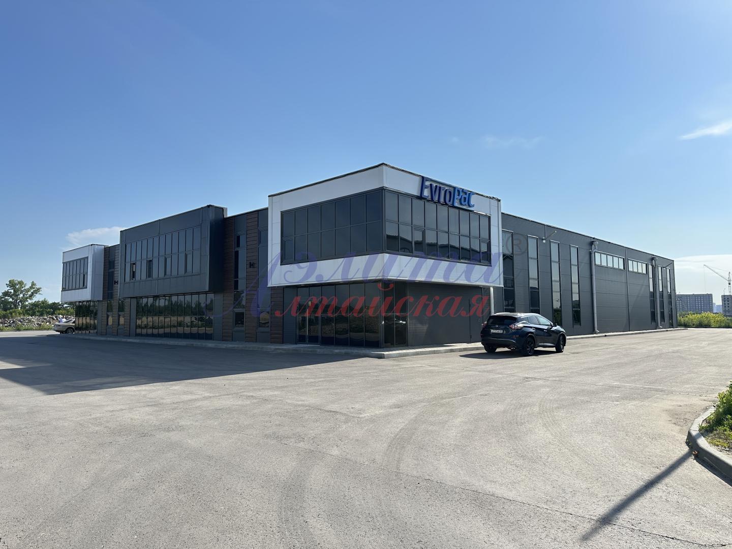 Здание свободного назначения на Павловском тракте в Барнауле