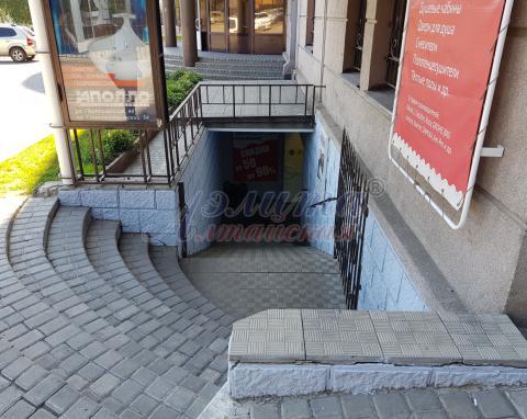 Нежилое помещение с отдельными входами в центре Барнаула