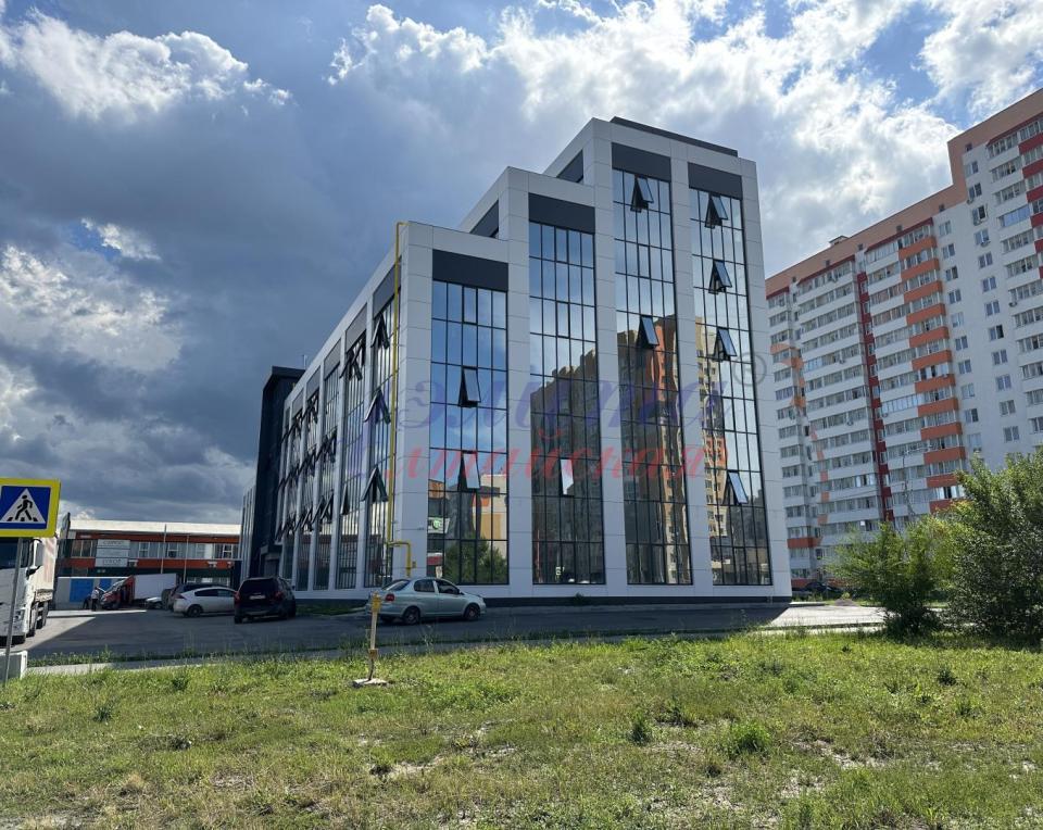 Аренда торговых, офисных площадей в новом бизнес-центре на красной линии в Барнауле